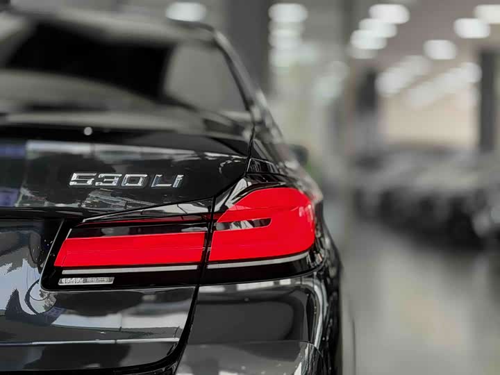 Фото 15 - BMW 5 Series