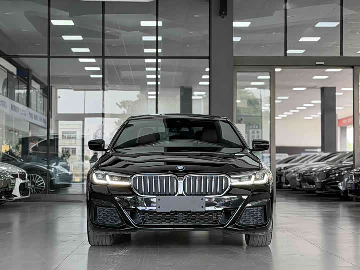 Фото 2 - BMW 5 Series