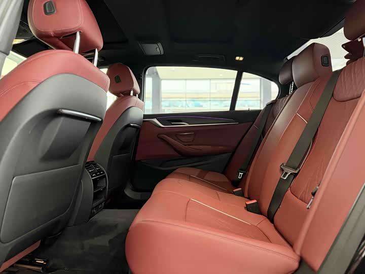 Фото 5 - BMW 5 Series