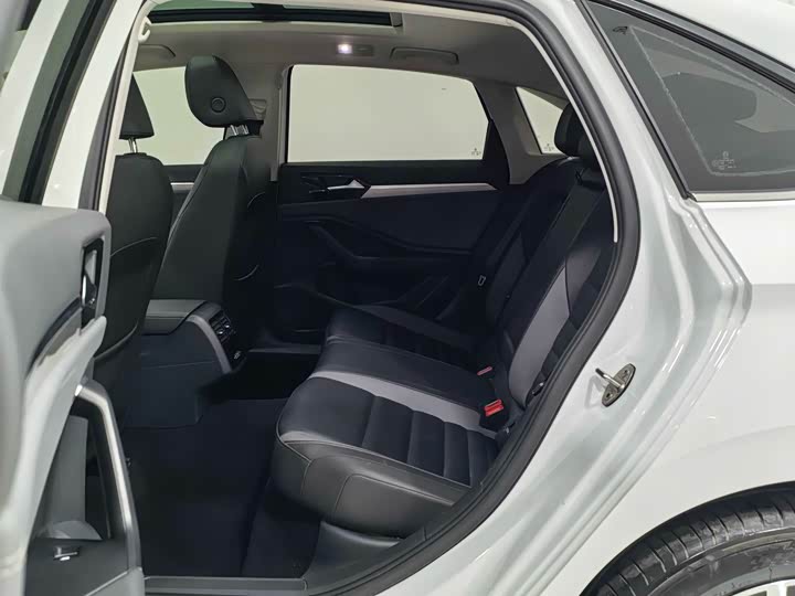 Фото 11 - Volkswagen Sagitar L