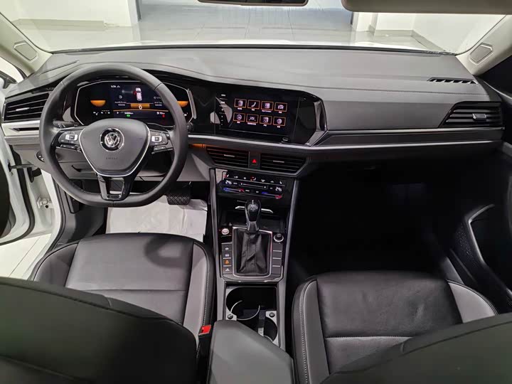 Фото 12 - Volkswagen Sagitar L