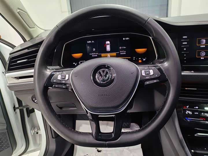 Фото 13 - Volkswagen Sagitar L