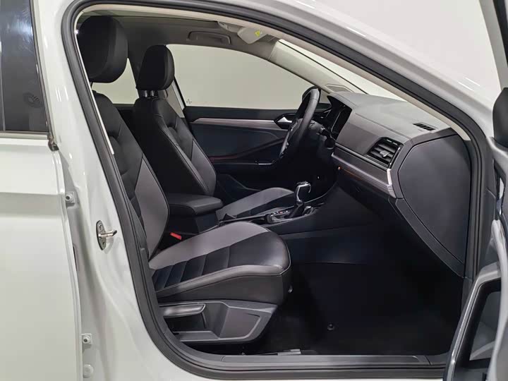 Фото 8 - Volkswagen Sagitar L