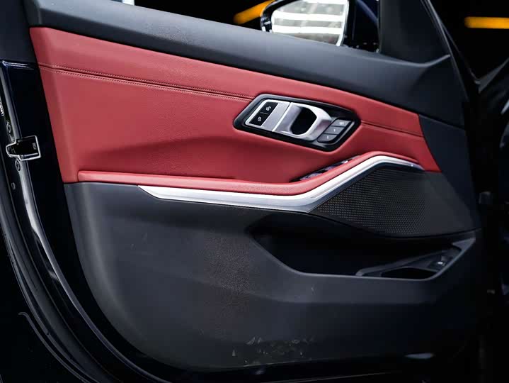 Фото 10 - BMW 3 Series