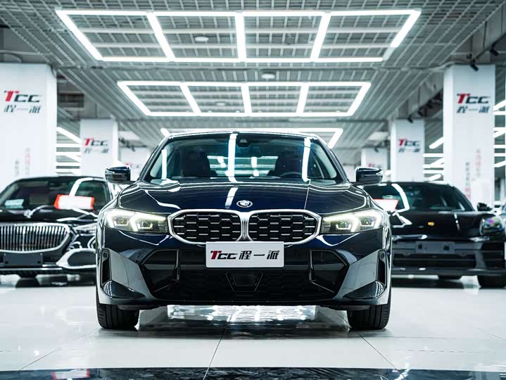 Фото 2 - BMW 3 Series