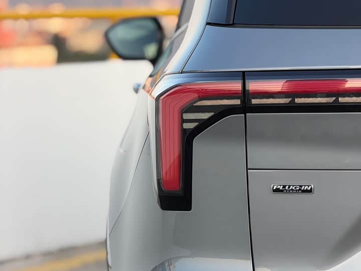 Фото 10 - Ford Equator Hybrid