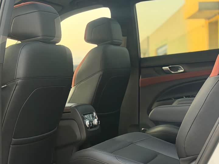 Фото 16 - Ford Equator Hybrid