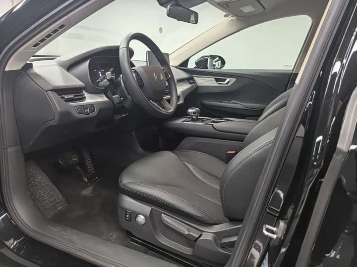 Фото 4 - Hongqi E-QM5