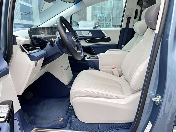 Фото 4 - Buick GL8 Century