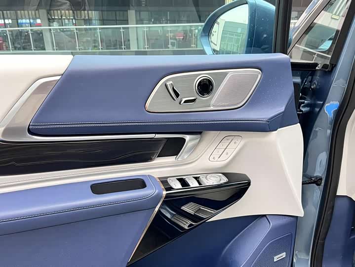 Фото 5 - Buick GL8 Century