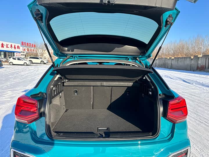 Фото 16 - Audi Q2L