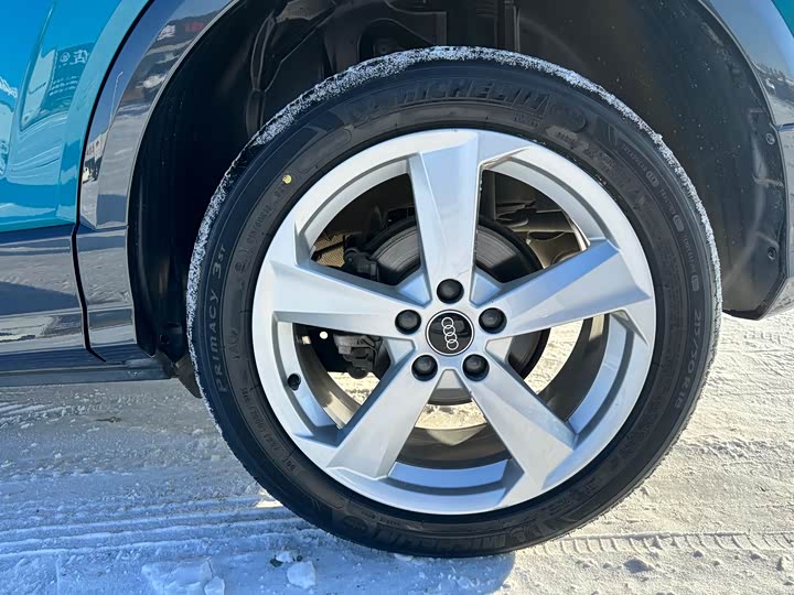 Фото 18 - Audi Q2L