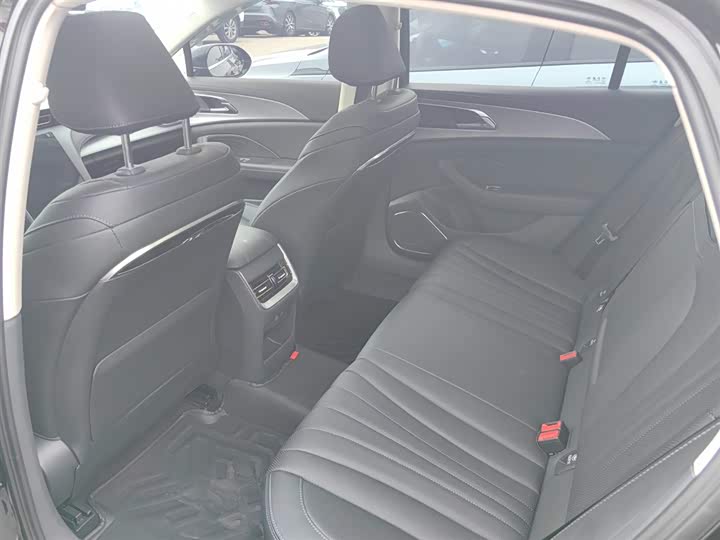 Фото 25 - Hongqi H5