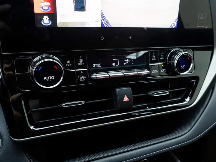 Фото 24 - Toyota Highlander