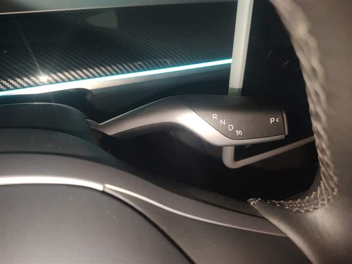 Фото 14 - Tesla Model Y