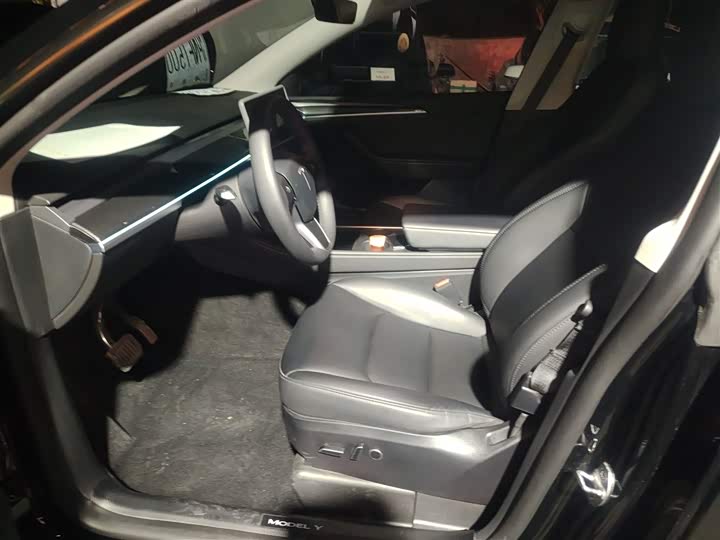 Фото 15 - Tesla Model Y