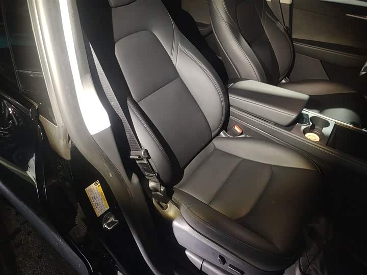 Фото 25 - Tesla Model Y