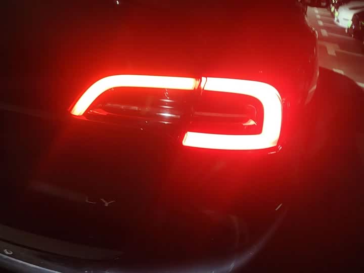 Фото 8 - Tesla Model Y