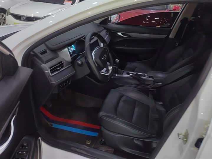 Фото 9 - Geely Emgrand