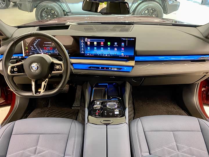 Фото 13 - BMW 5 Series