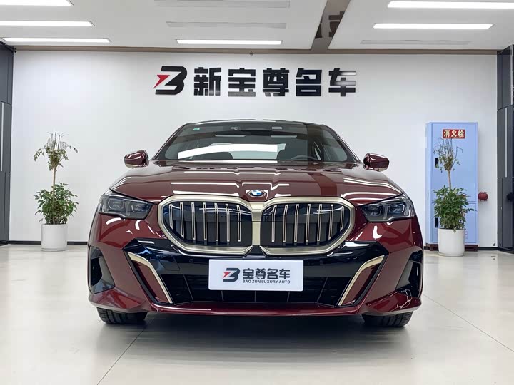 Фото 2 - BMW 5 Series