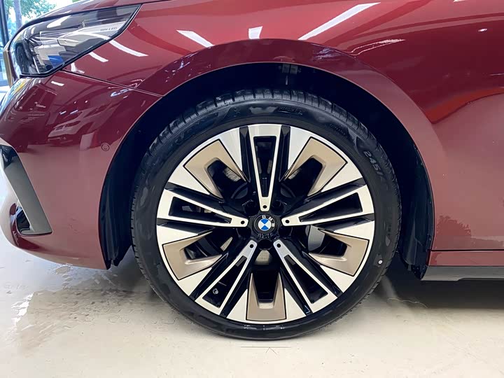 Фото 22 - BMW 5 Series