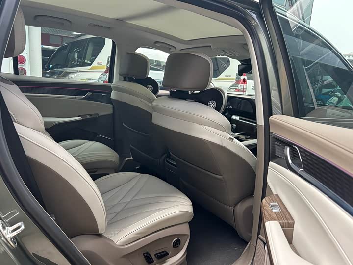 Фото 7 - Roewe RX9