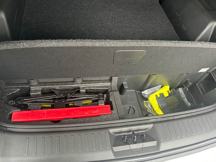 Фото 14 - Jetour X90