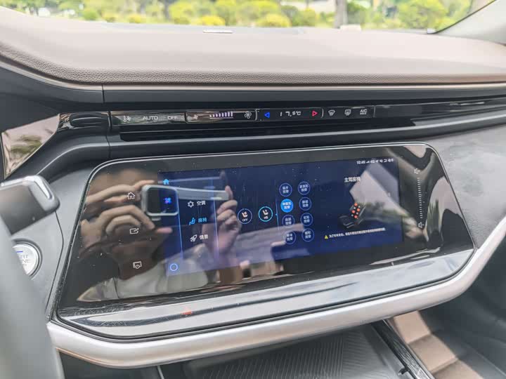 Фото 12 - Dongfeng Aeolus Yixuan Max