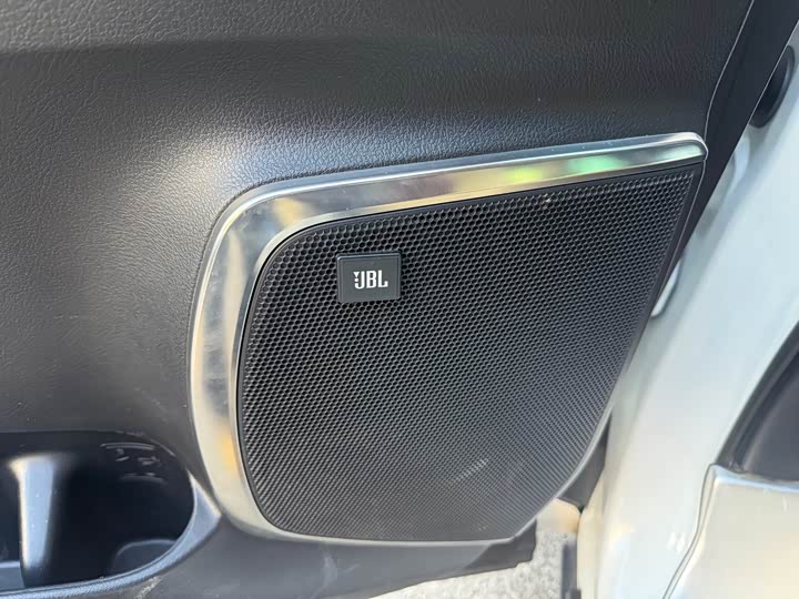 Фото 13 - Toyota Vellfire