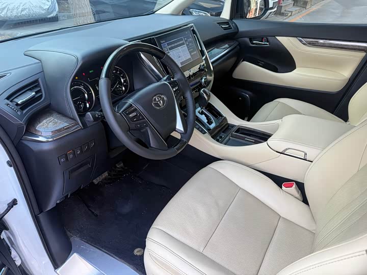 Фото 5 - Toyota Vellfire