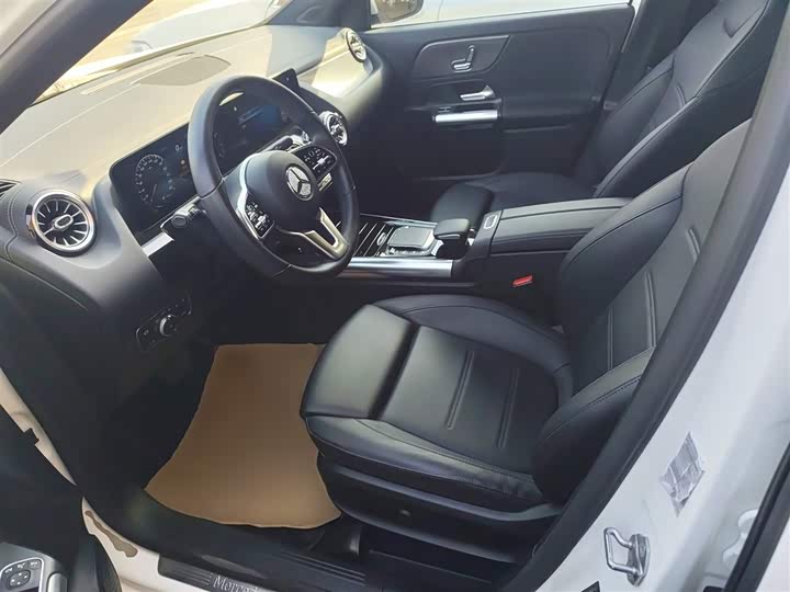 Фото 15 - Mercedes-Benz GLA-Class