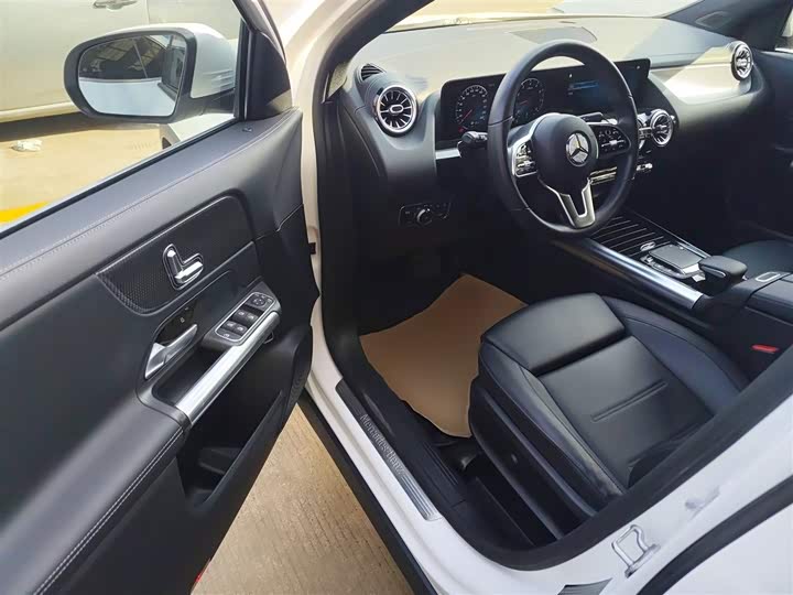 Фото 16 - Mercedes-Benz GLA-Class