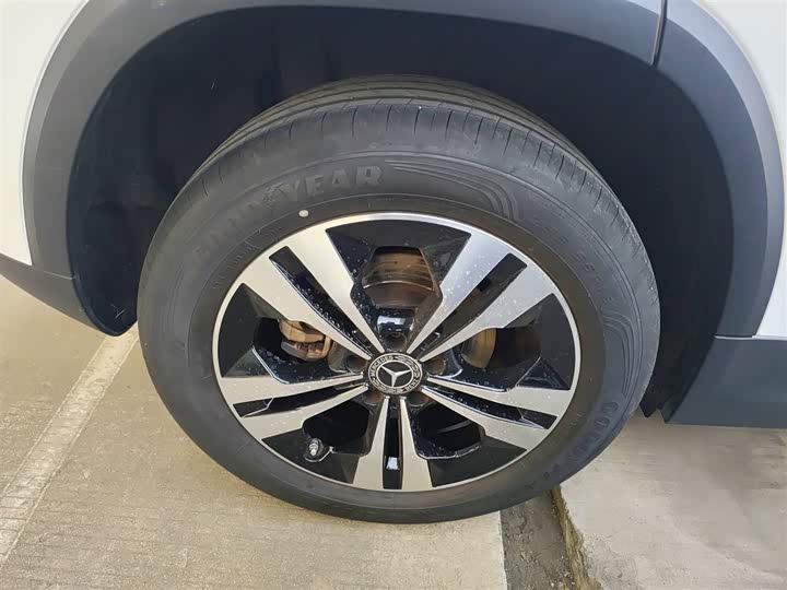 Фото 26 - Mercedes-Benz GLA-Class