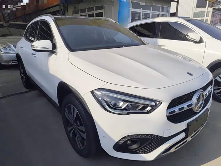 Фото 4 - Mercedes-Benz GLA-Class
