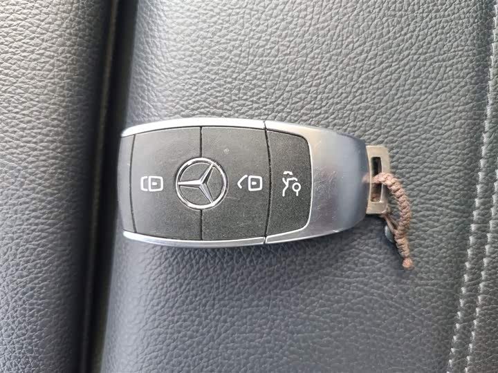 Фото 9 - Mercedes-Benz GLA-Class