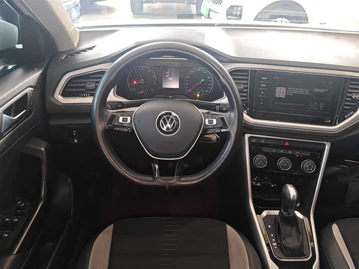 Фото 11 - Volkswagen T-Roc