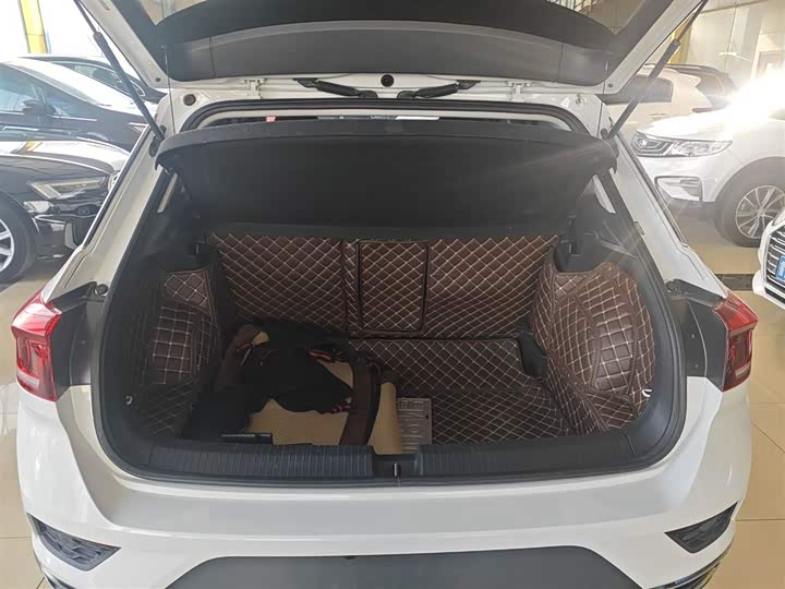 Фото 19 - Volkswagen T-Roc