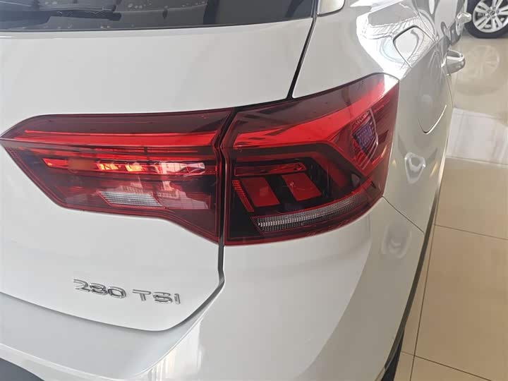 Фото 8 - Volkswagen T-Roc