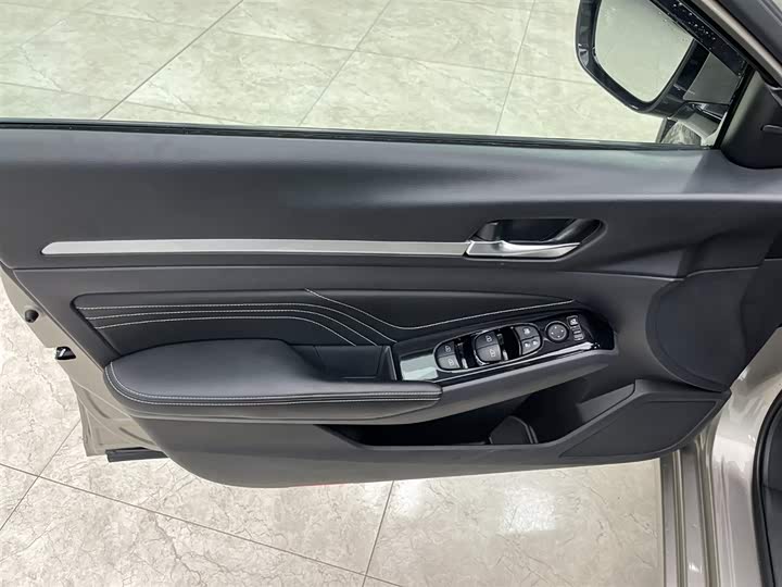 Фото 11 - Nissan Teana