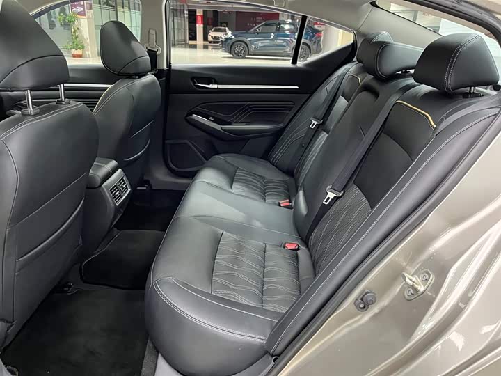 Фото 15 - Nissan Teana