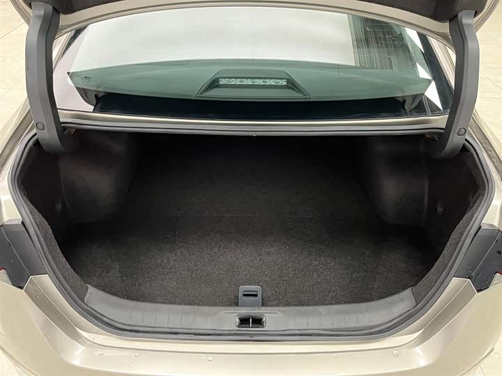 Фото 17 - Nissan Teana