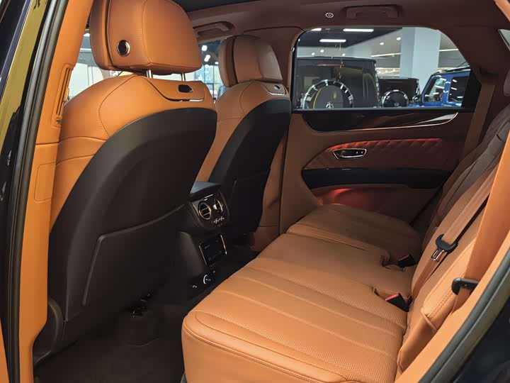 Фото 14 - Bentley Bentayga