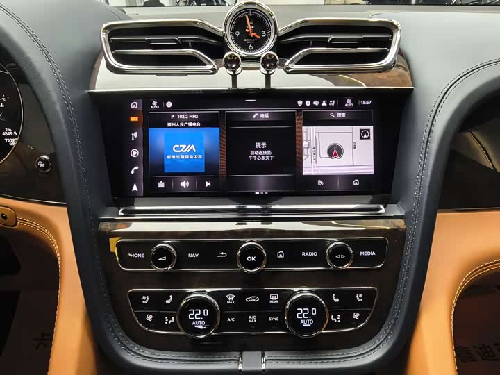 Фото 23 - Bentley Bentayga