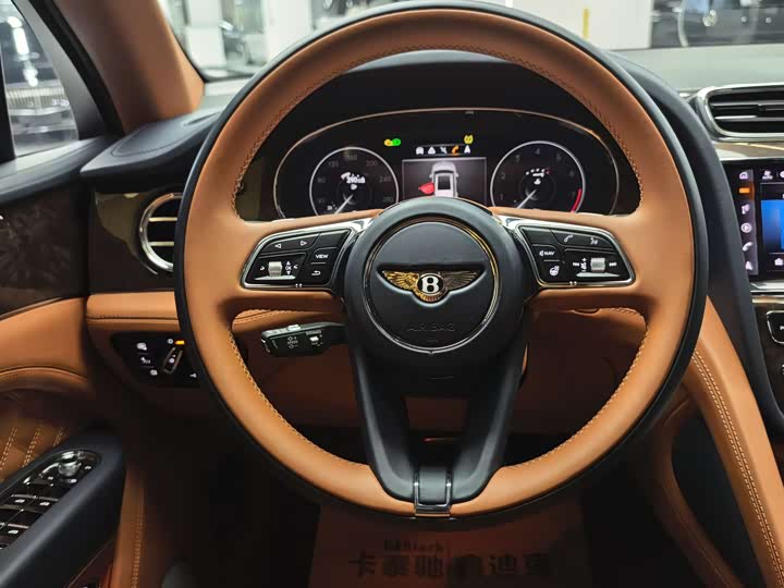 Фото 26 - Bentley Bentayga