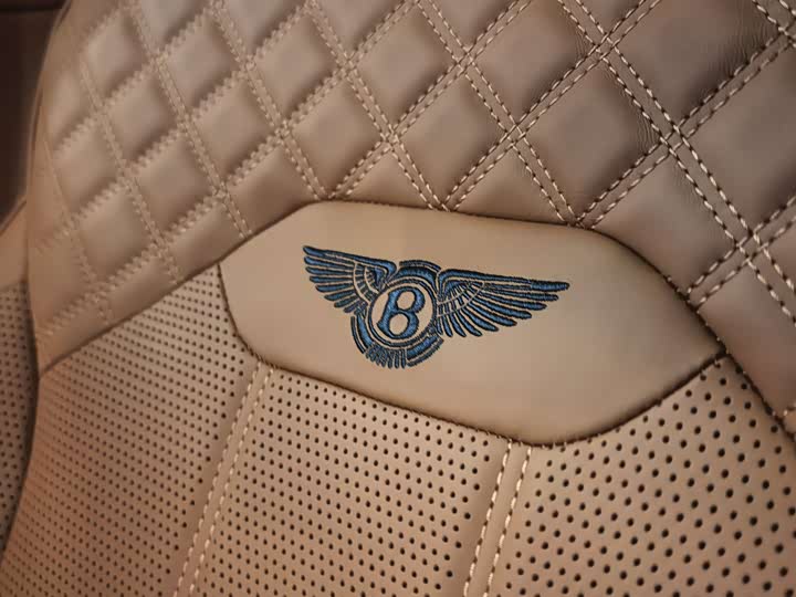 Фото 27 - Bentley Bentayga