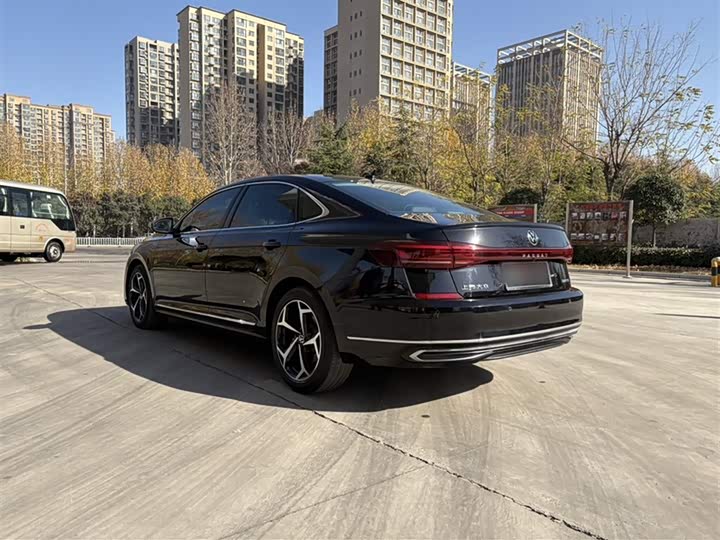 Фото 10 - Volkswagen Passat