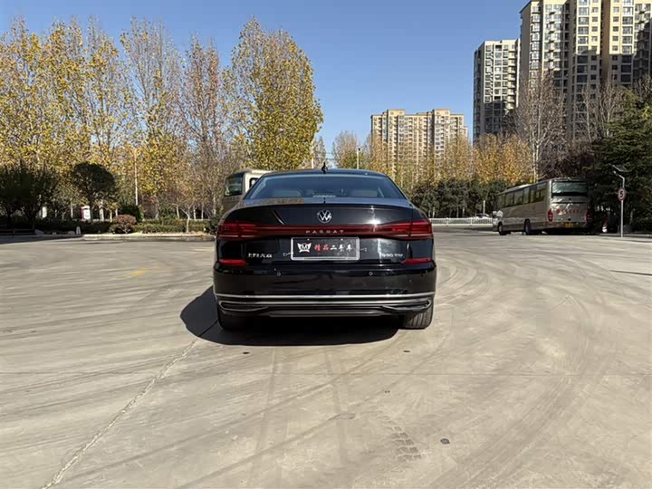 Фото 12 - Volkswagen Passat