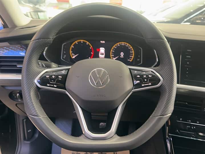 Фото 4 - Volkswagen Passat