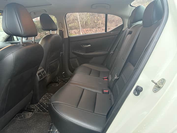 Фото 7 - Nissan Sylphy